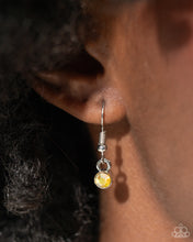 Load image into Gallery viewer, On SHIMMERING Wings - Yellow }2PS1079