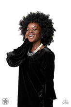 Load image into Gallery viewer, Lady In Waiting #BB4057