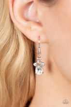 Load image into Gallery viewer, Flawlessly Famous - Red #A5240