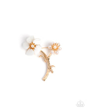 Load image into Gallery viewer, Blooming Boutonniere - Gold #BP108
