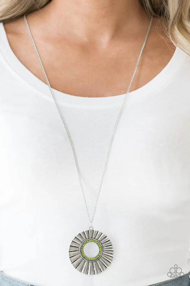 Chicly Centered - Green #N7199