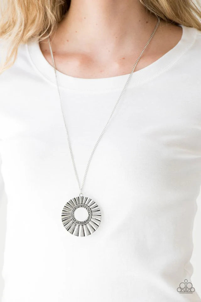 Chicly Centered - Silver #N7367