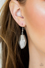 Load image into Gallery viewer, Looking Glass Glamorous - Silver #A5055
