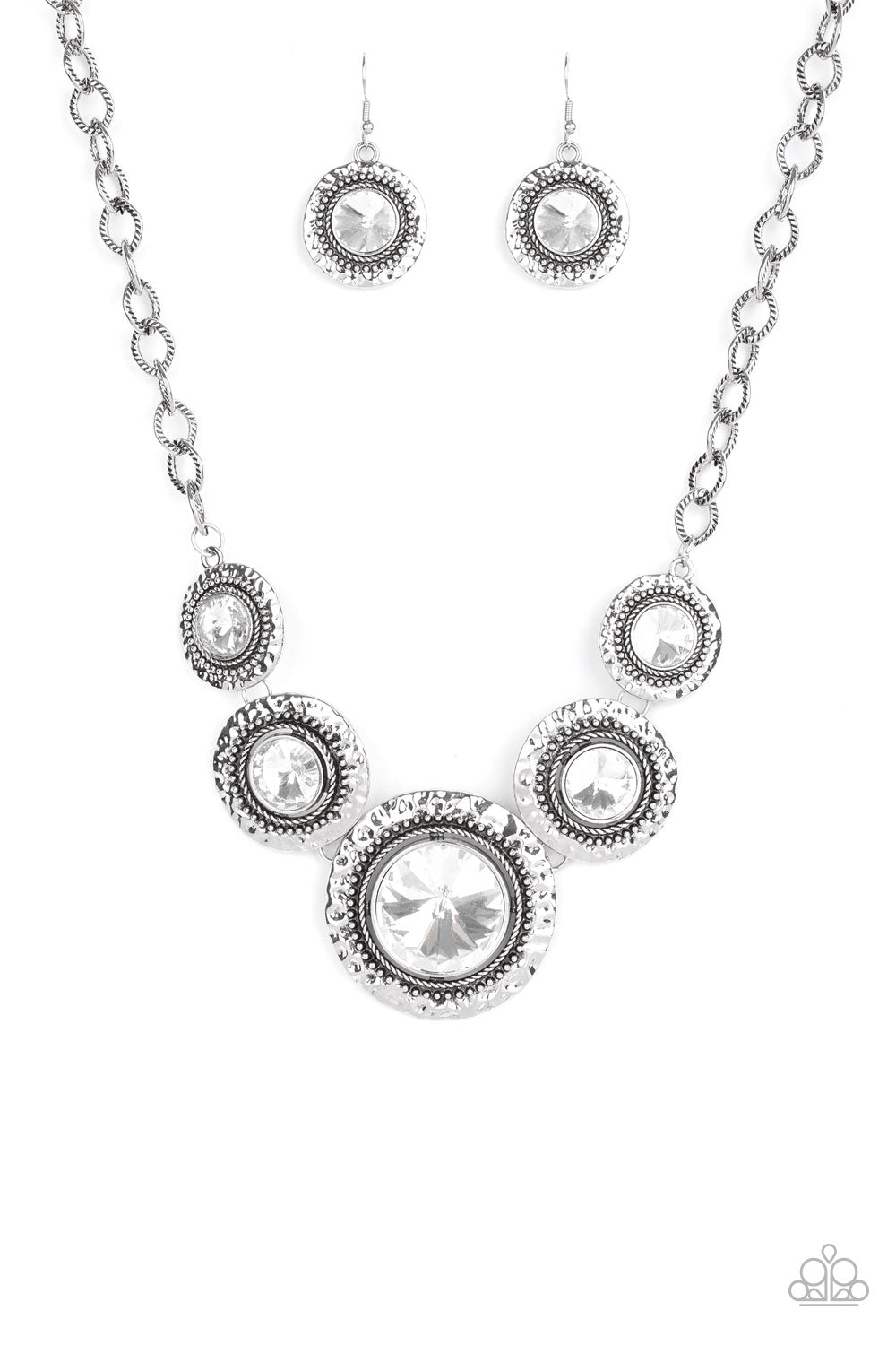 Global Glamour - White #BB4017